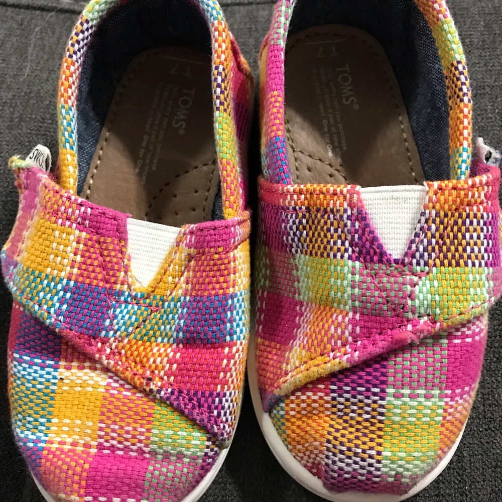 TOMS shoes